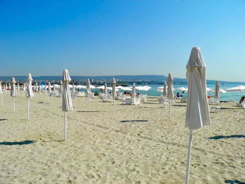 Black Sea Studio Warna Exterior foto